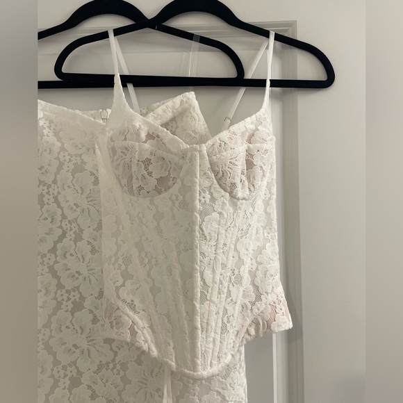 Rosie Etienne Penelope Lace Gown - Picture 6 of 16